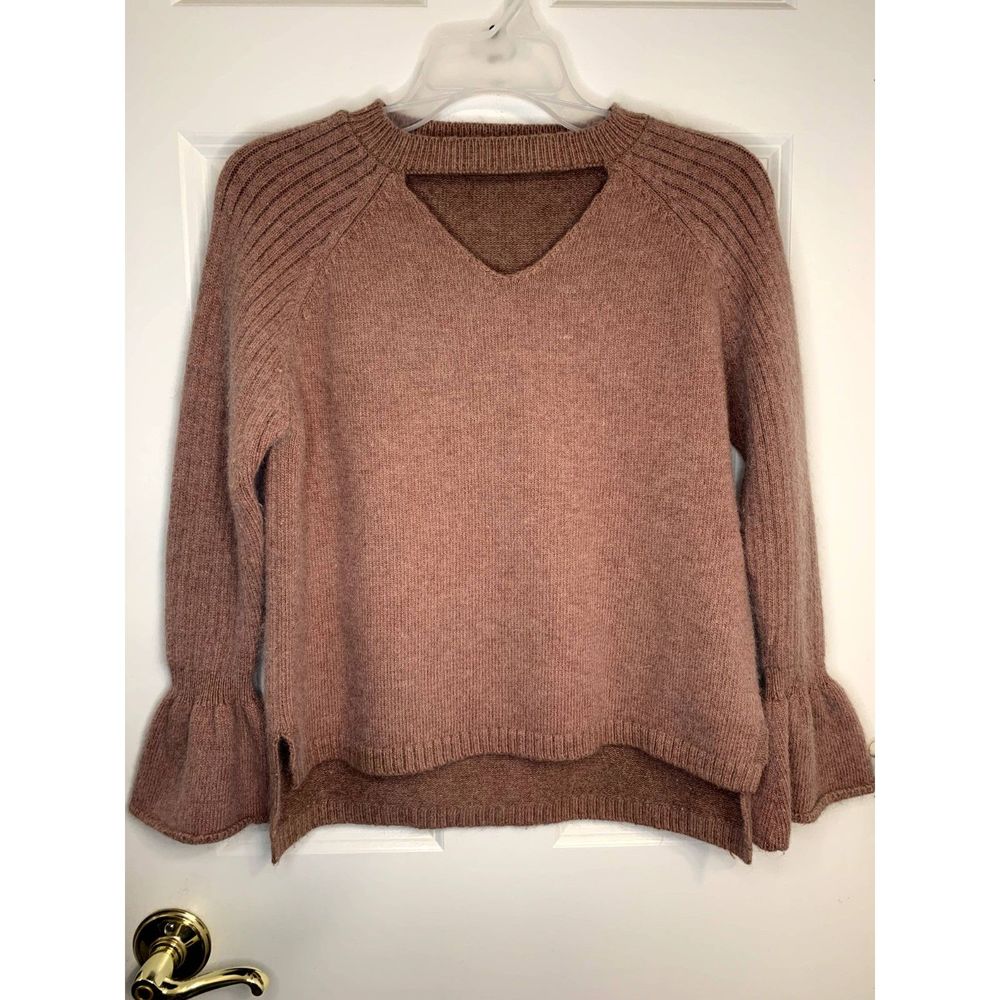 Few Moda Pink Angora Blend Keyhole Bell Sleeve Knit Sweater Size Small